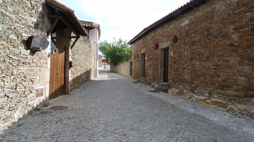 Casas De Campo Da Quinta Entre Rios Mirandela Exteriör bild